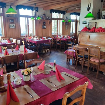 Berggasthaus & Pension Schoene Aussicht Klingenthal Esterno foto