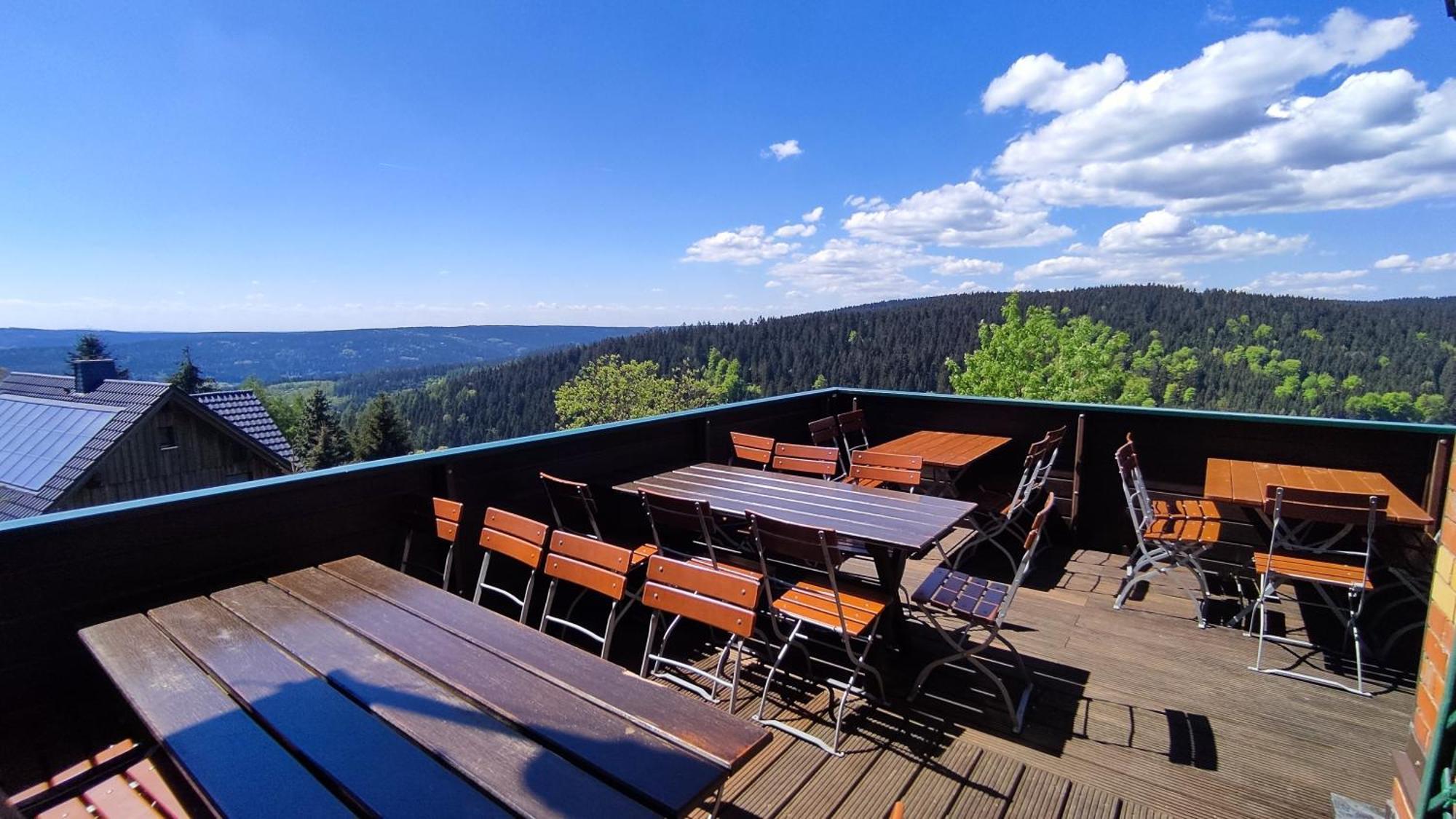 Berggasthaus & Pension Schoene Aussicht Klingenthal Esterno foto