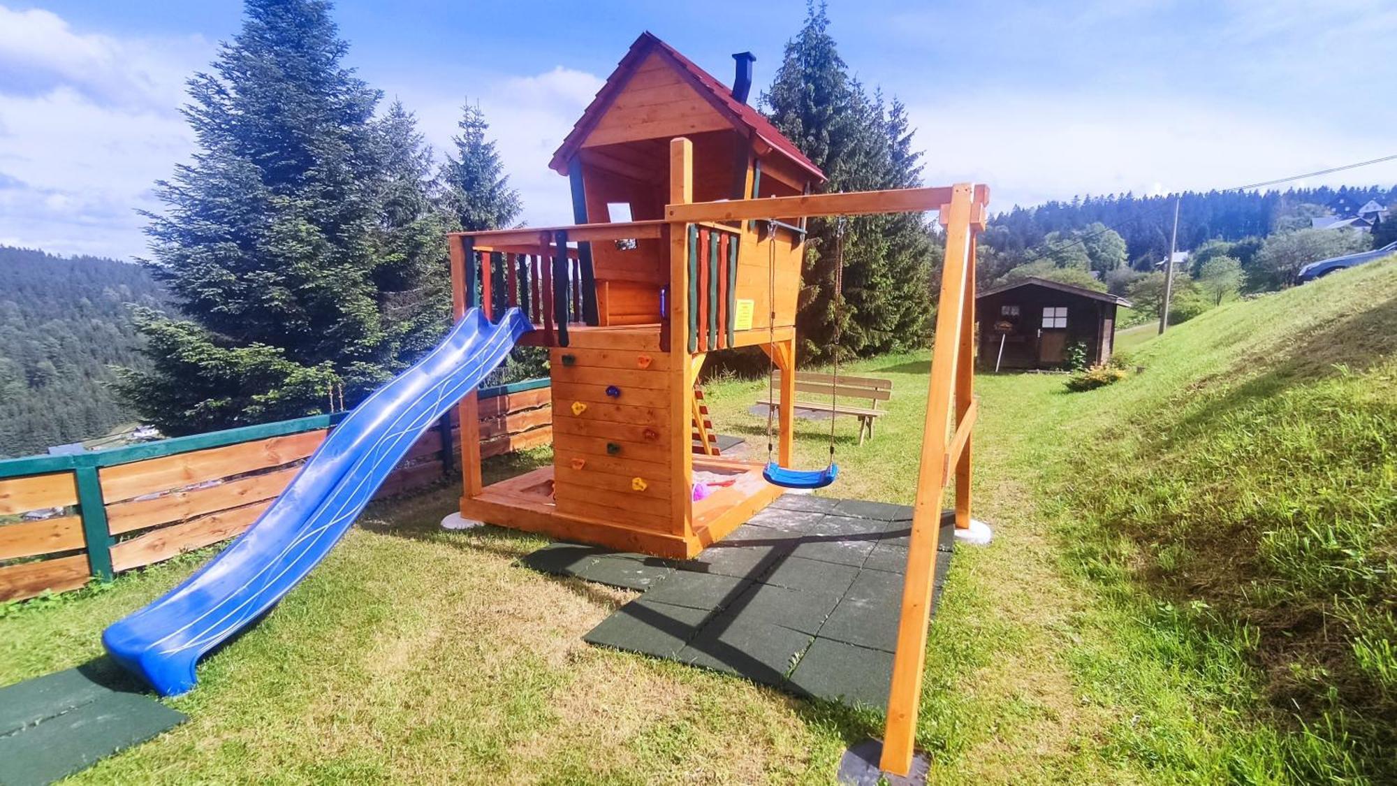 Berggasthaus & Pension Schoene Aussicht Klingenthal Esterno foto