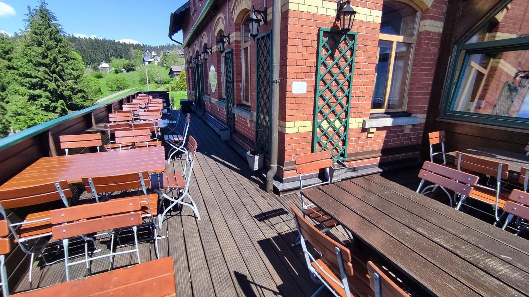 Berggasthaus & Pension Schoene Aussicht Klingenthal Esterno foto